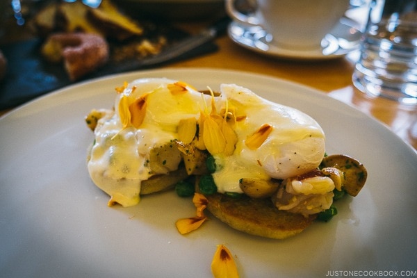 lobster egg benedict at H4C restaurant - Montreal Travel Guide | www.justonecookbook.com