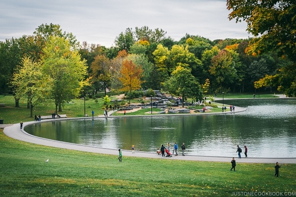 Beaver Lake Mount Royal Park - Montreal Travel Guide | www.justonecookbook.com