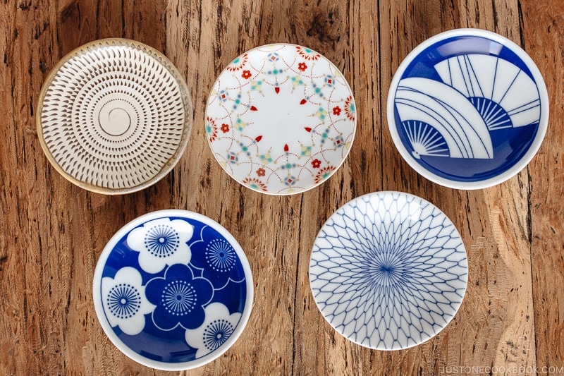 https://www.justonecookbook.com/wp-content/uploads/2018/10/Tableware-Tiny-Plates.jpg