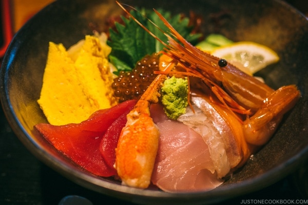 kaisen seafood donburi at shunpu banri restaurant - Tokyo Dome City | www.justonecookbook.com