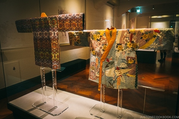 antique traditional clothing - Tokyo National Museum Guide | www.justonecookbook.com