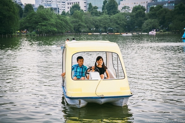 Just One Cookbook children boating in Ueno Park - Tokyo Ueno Travel Guide | www.justonecookbook.com