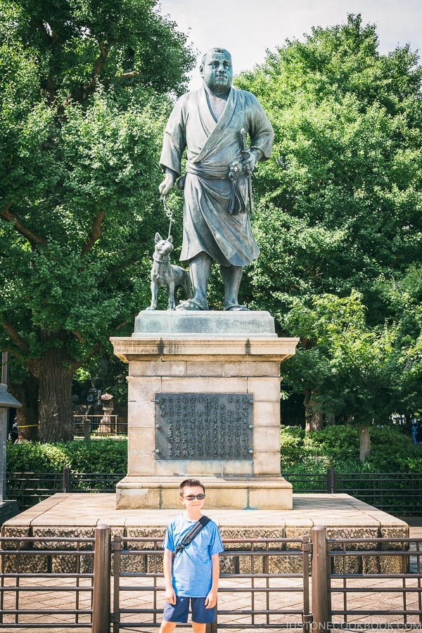 Saigo Takamori Statue - Tokyo Ueno Travel Guide | www.justonecookbook.com