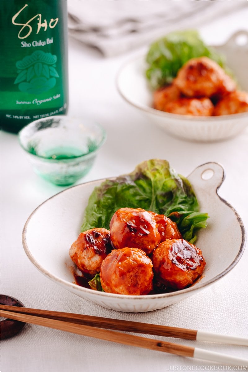 https://www.justonecookbook.com/wp-content/uploads/2018/11/Chicken-Meatballs-with-Sweet-and-Sour-Sauce-III.jpg