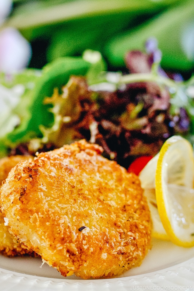 Creamy Crab Croquette クリーム蟹コロッケ • Just One Cookbook