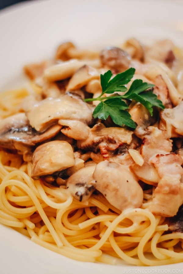 Creamy Mushroom Bacon Spaghetti • Just One Cookbook