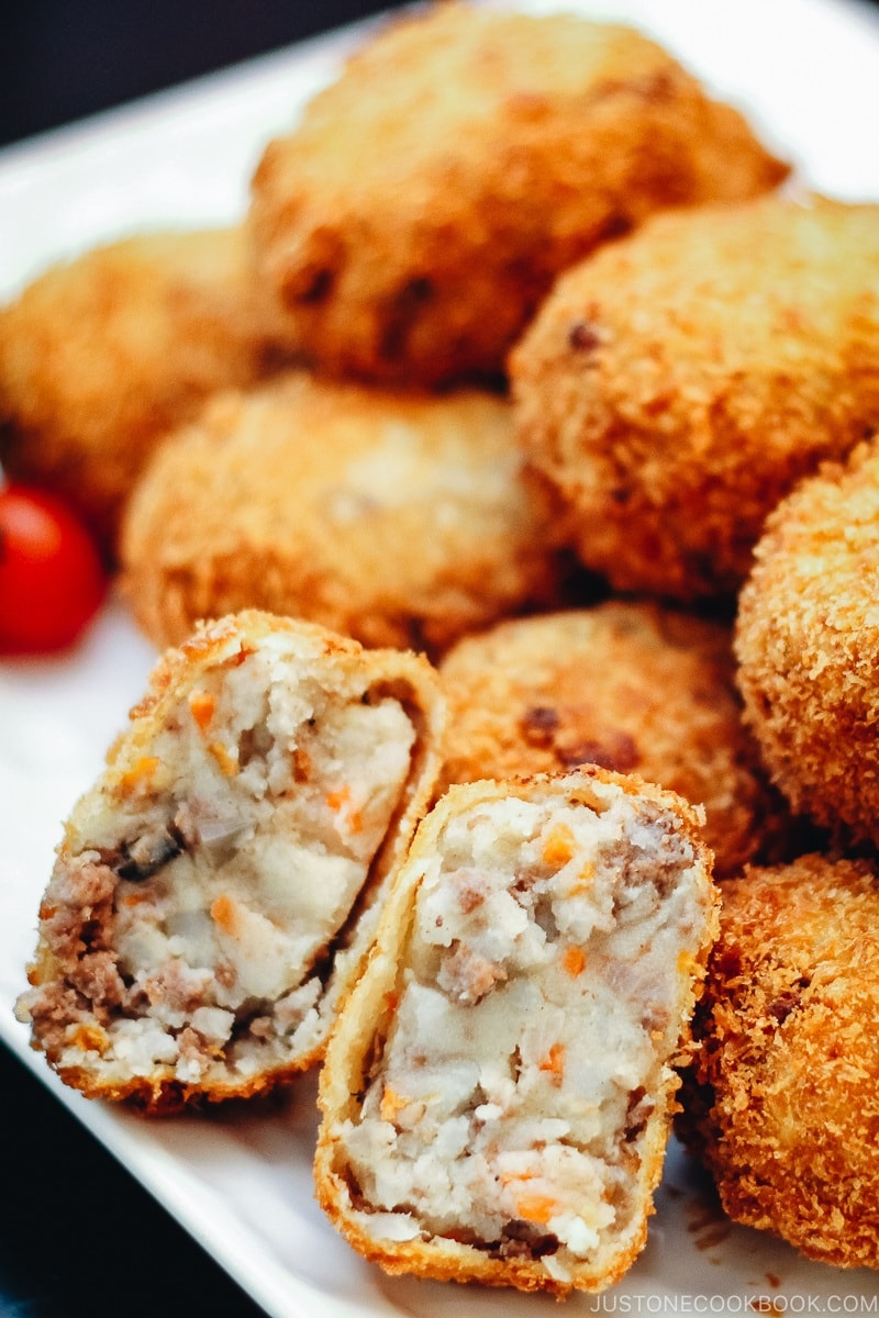 Korokke (Potato & Meat Croquette) コロッケ • Just One Cookbook