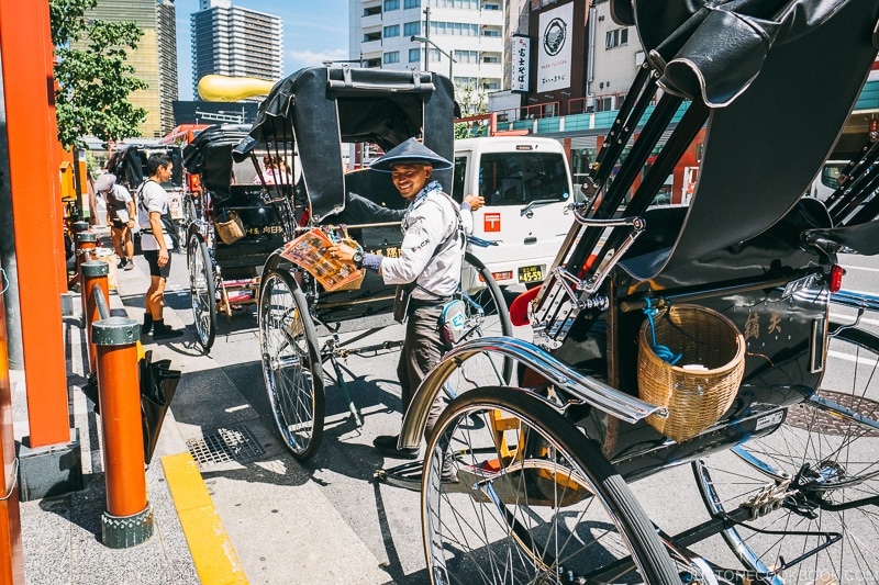 Rickshaw waiting for customers - Tokyo Asakusa Travel Guide | www.justonecookbook.com