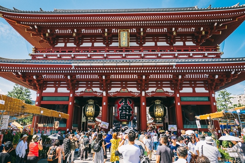 Hōzōmon gate - Tokyo Asakusa Travel Guide | www.justonecookbook.com