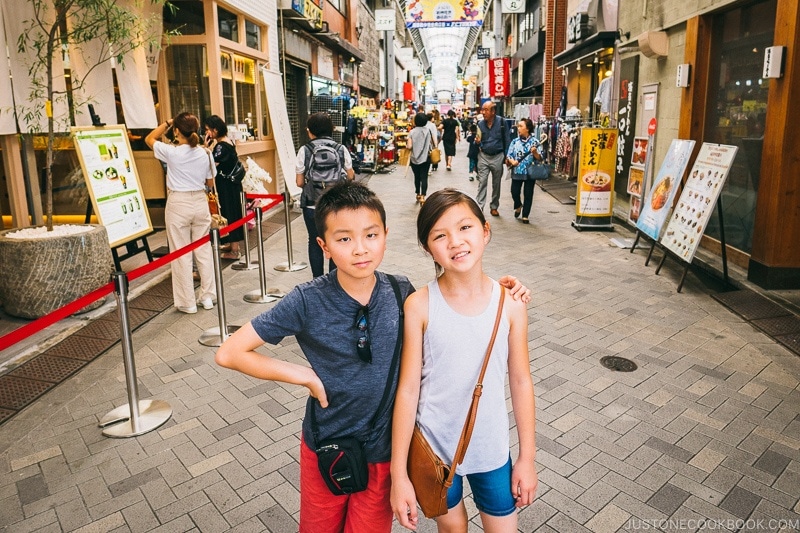 children in small shopping street in Asakusa - Tokyo Asakusa Travel Guide | www.justonecookbook.com