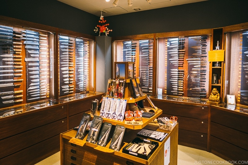 knife store at Tokyo Skytree Town - Tokyo Skytree Guide | www.justonecookbook.com