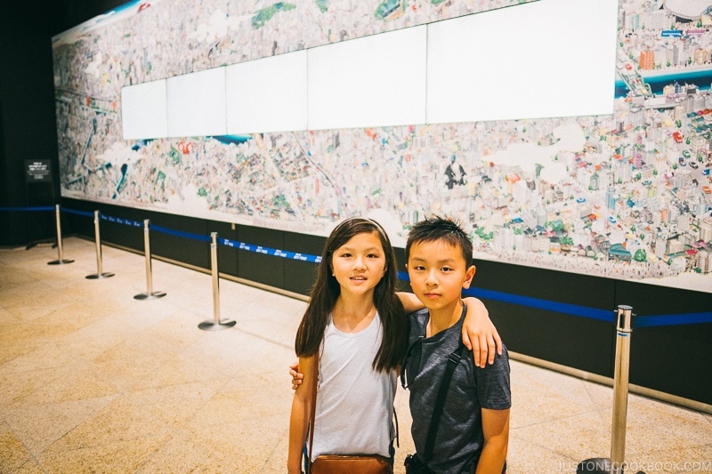 children in front of large wall art - Tokyo Skytree Guide | www.justonecookbook.com