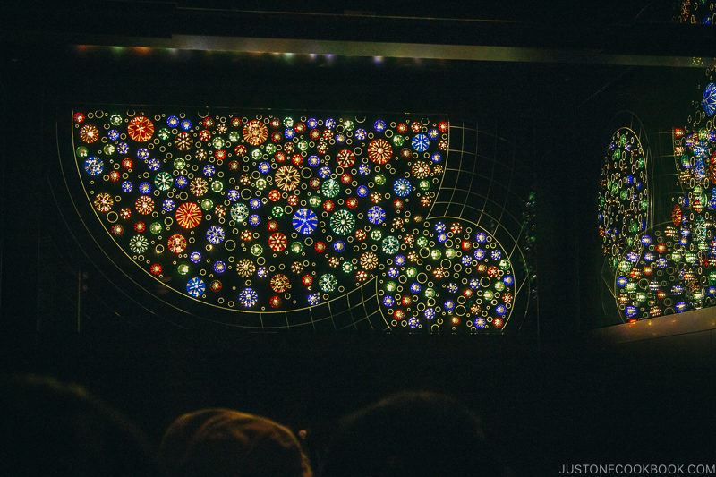 artistic patterns inside elevator ceiling at Tokyo Skytree - Tokyo Skytree Guide | www.justonecookbook.com