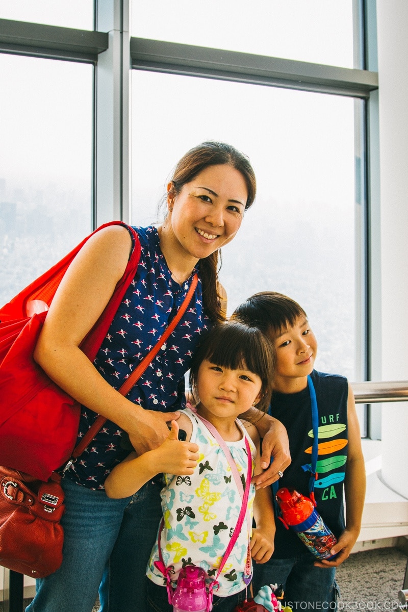 Woman with children at Tokyo Skytree - Tokyo Skytree Guide | www.justonecookbook.com