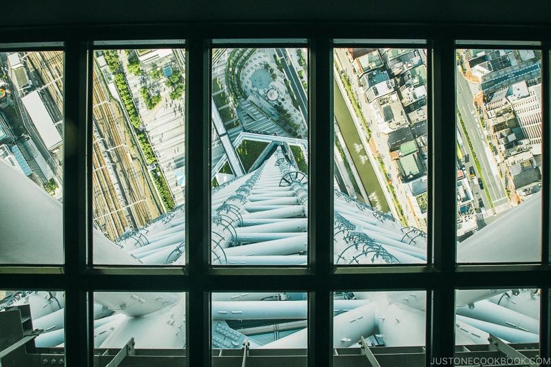 glass floors at Tokyo Skytree - Tokyo Skytree Guide | www.justonecookbook.com