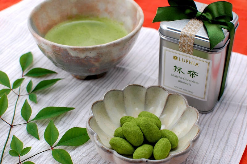 Matcha Chocolate Almonds from Luphia Sweets