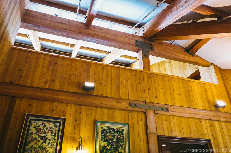 wood interior at Silver Lake Restaurant Deer Valley - Ski Vacation Planning in Utah | www.justonecookbook.com