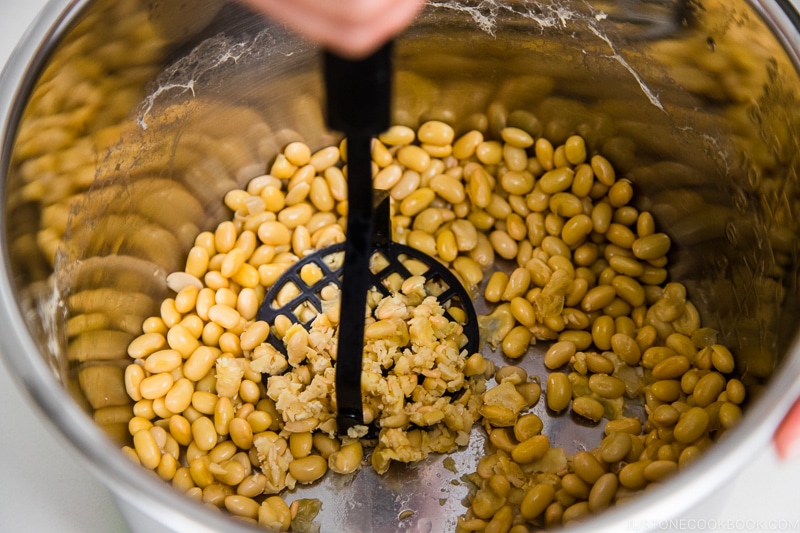 Mashing soybeans