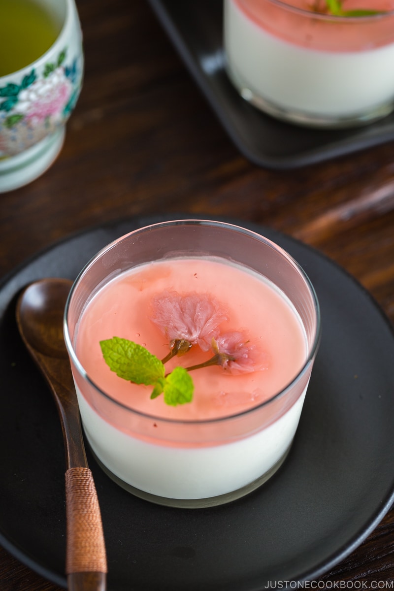 Cherry blossom milk pudding in a glass.