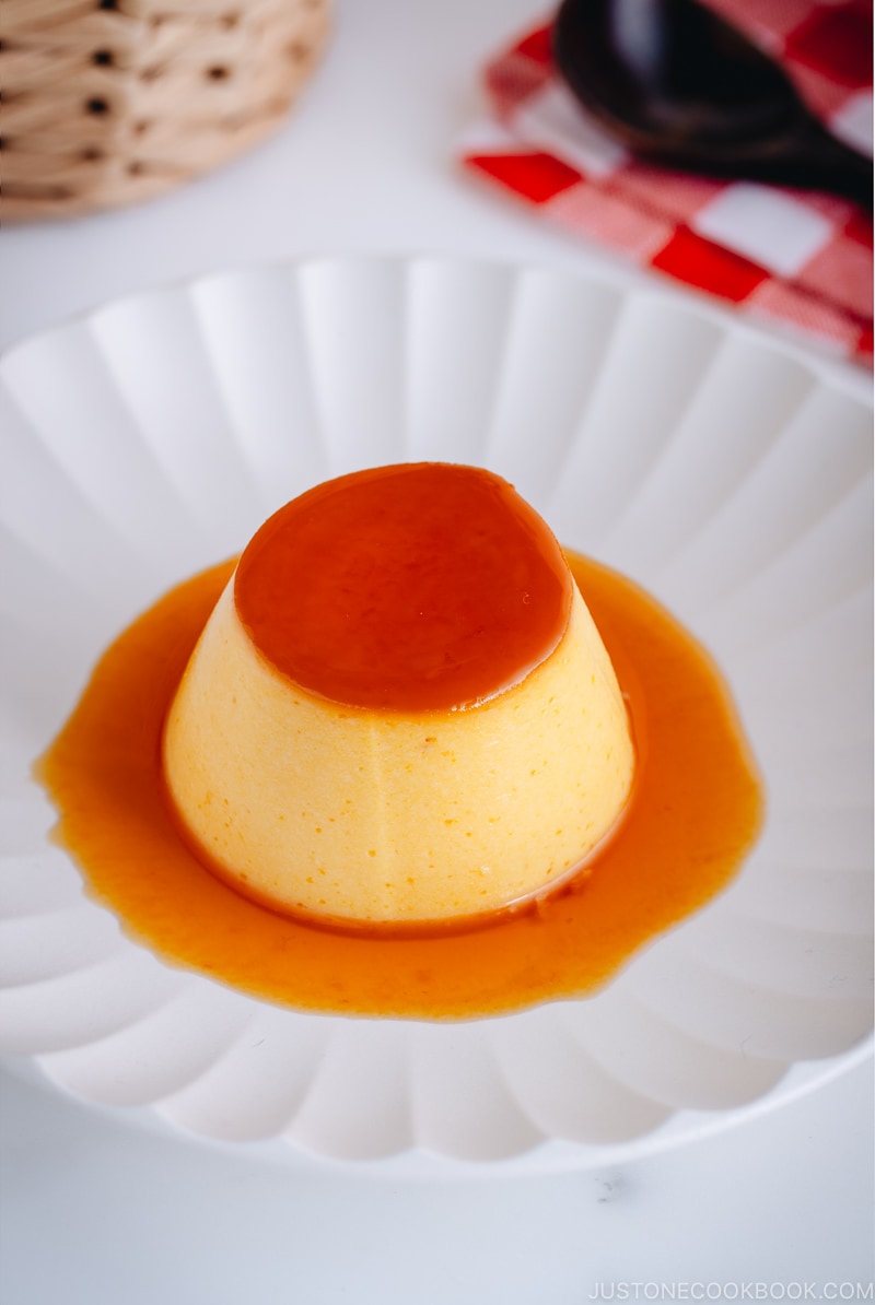 Easy Flan Recipe {Only 5 Ingredients!} - Isabel Eats