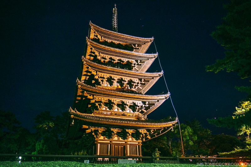 Five-storied pagoda at Kofukuji - Nara Guide: Historical Nara Temples and Shrine | www.justonecookbook.com