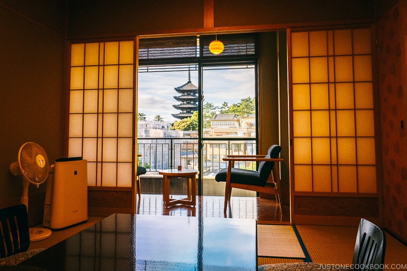 Asukasou ryokan room - Nara Guide: Things to do in Nara | www.justonecookbook.com