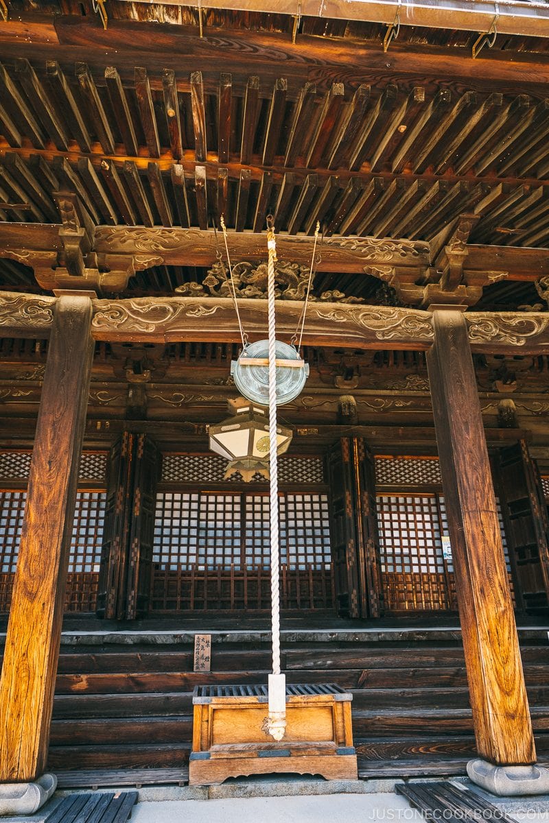 the main hall at Saidaiji - Nara Guide: Historical Nara Temples and Shrine | www.justonecookbook.com