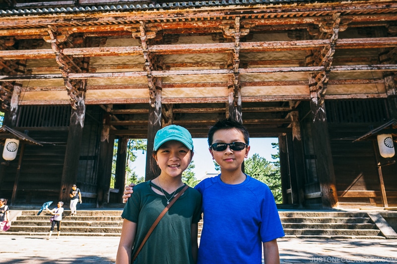 children standing in front of Great South Gate - Nara Guide: Todaiji | www.justonecookbook.com