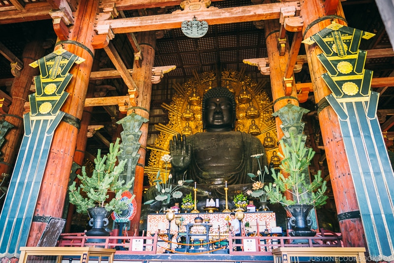 Vairocana Buddha inside Daibutsuden - Nara Guide: Todaiji | www.justonecookbook.com