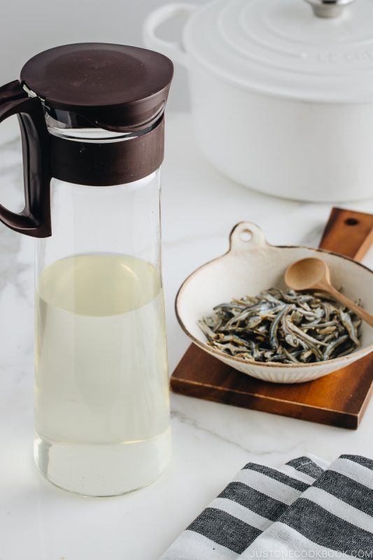 Iriko Dashi (Anchovy Stock) いりこだし • Just One Cookbook