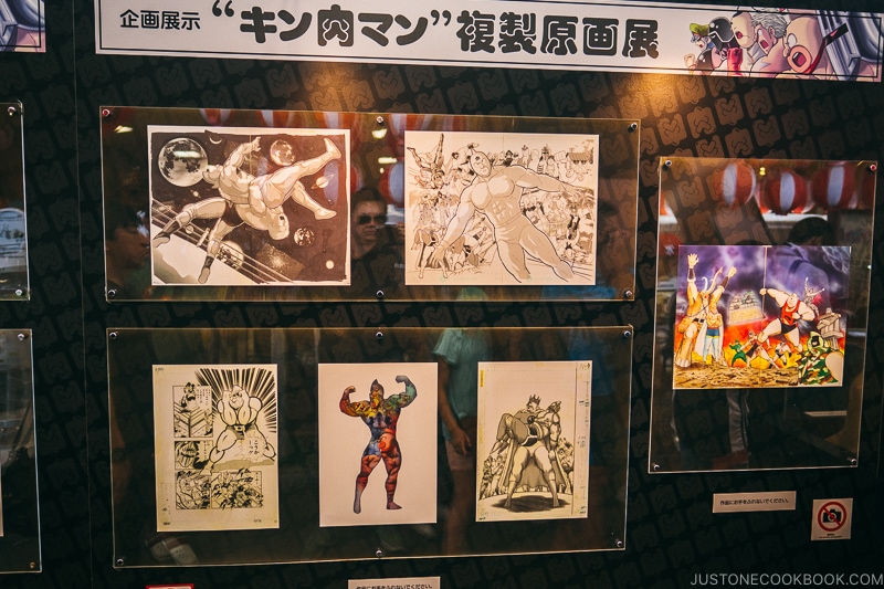 Kinnikuman replica art work at Tsutenkaku Tower - Osaka Guide: Tsutenkaku and Shinsekai District | www.justonecookbook.com