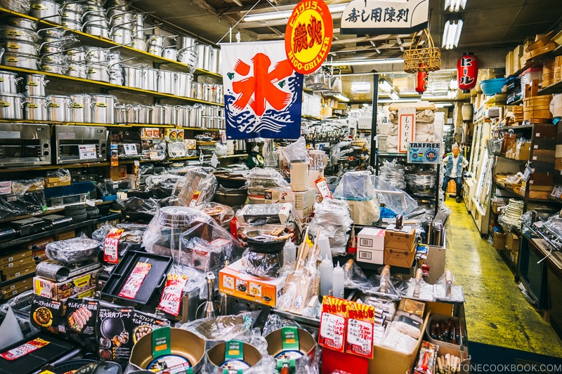 pots and steamer store - Osaka Guide: Kuromon Ichiba Market and Kitchenware Street | www.justonecookbook.com