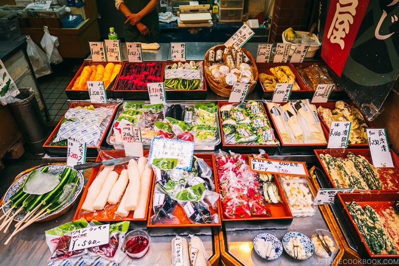 Japanese pickle tsukemono shop - Osaka Guide: Kuromon Ichiba Market and Kitchenware Street | www.justonecookbook.com