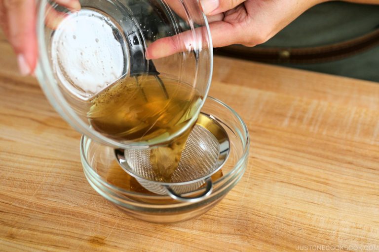 Shiitake Dashi 干し椎茸の戻し汁 • Just One Cookbook