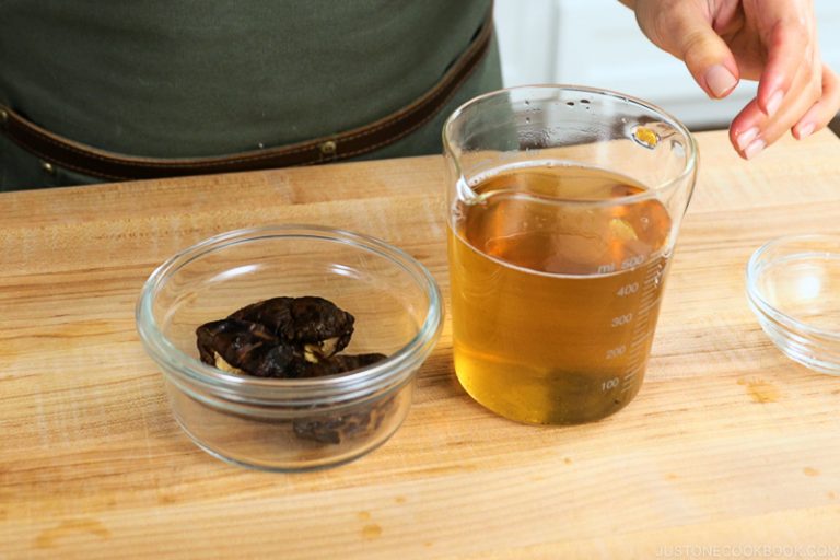Shiitake Dashi 干し椎茸の戻し汁 • Just One Cookbook