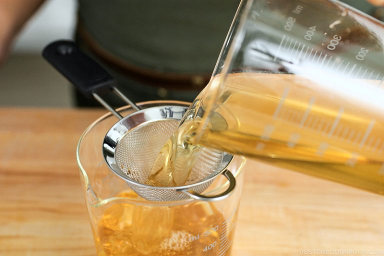 Shiitake Dashi 干し椎茸の戻し汁 • Just One Cookbook