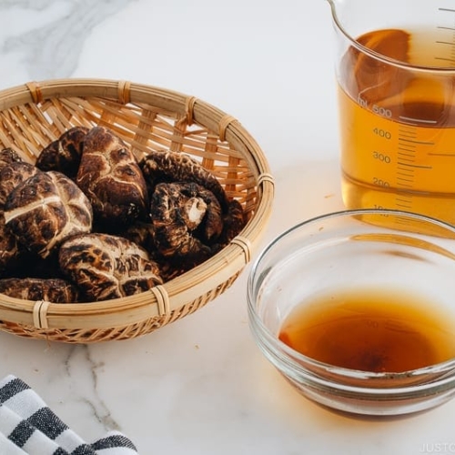 Dried shiitake mushrooms and shiitake dashi.