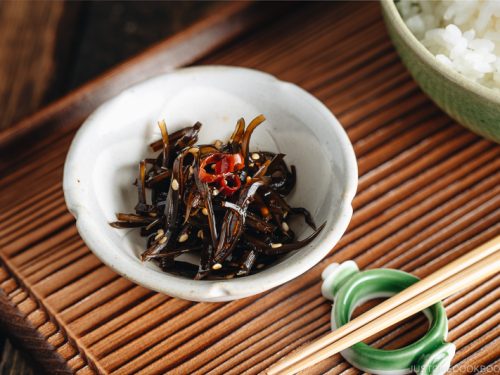 Kombu Tsukudani (Simmered Kombu) 昆布の 