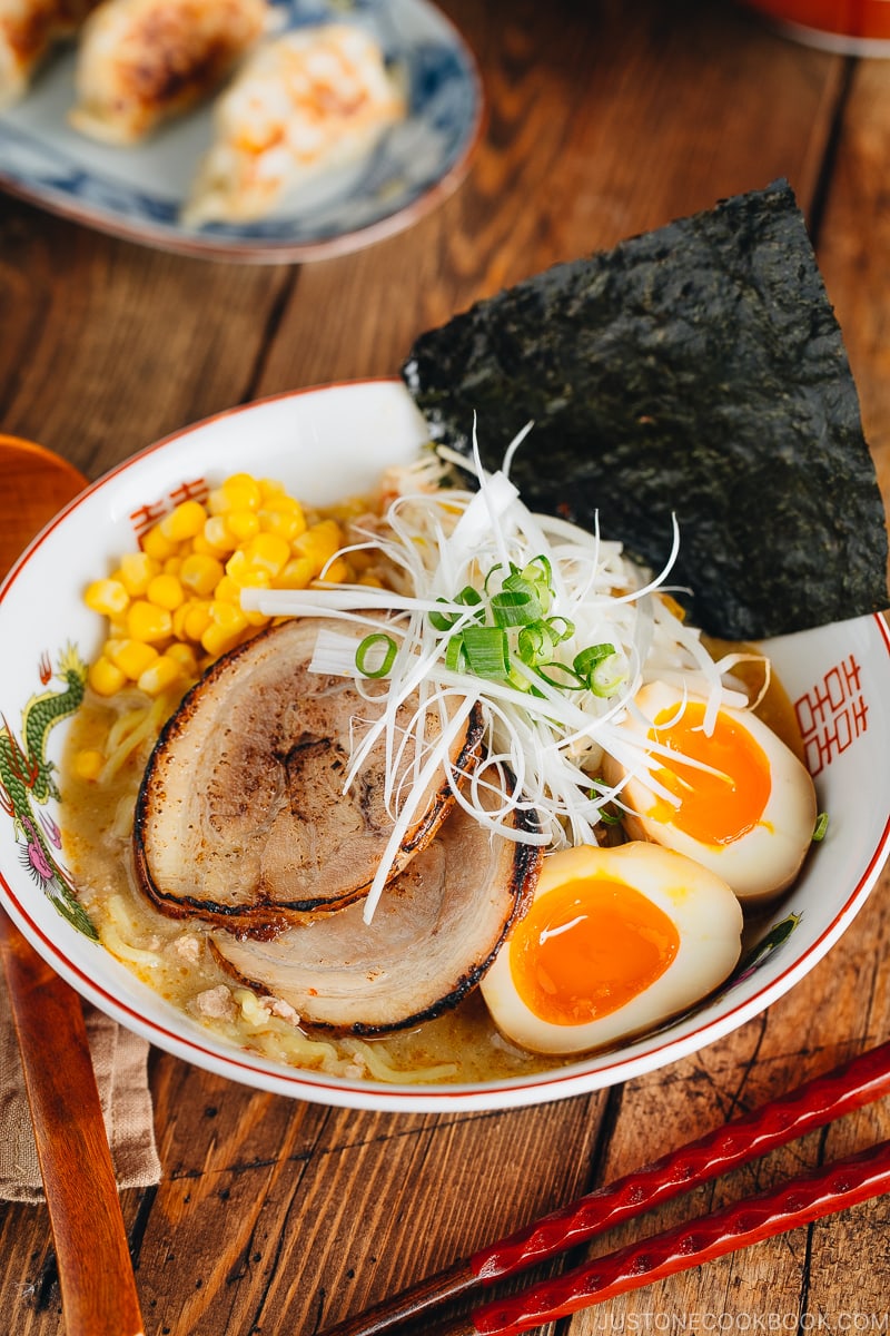 This is what ramen with 100 slices of chashu roast pork looks like