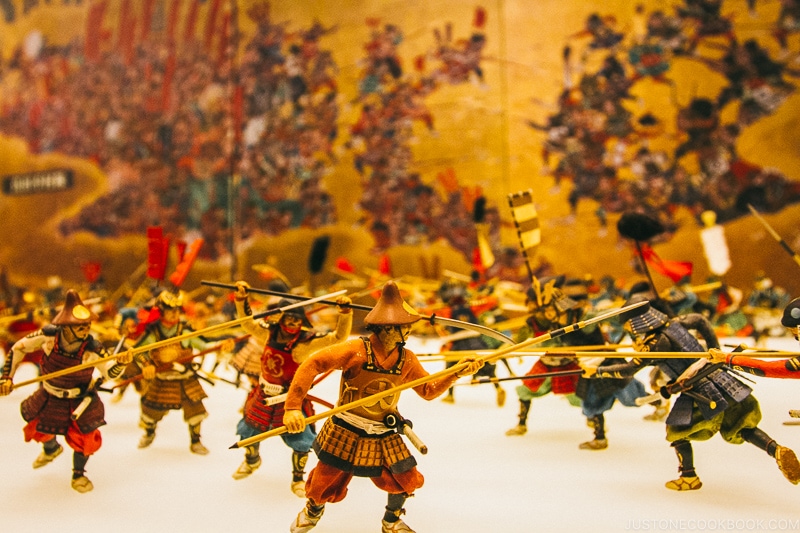 Miniatures depicting &quot;The Summer War of Osaka&quot; - Osaka Guide: Osaka Castle| www.justonecookbook.com