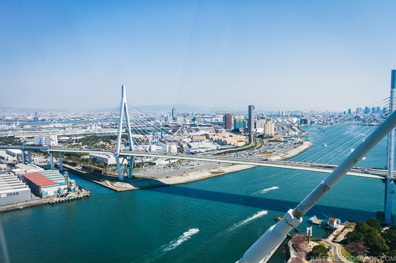 view of Universal Studios Japan and Tempozan Bridge - Osaka Guide: Tempozan Harbor Village | www.justonecookbook.com