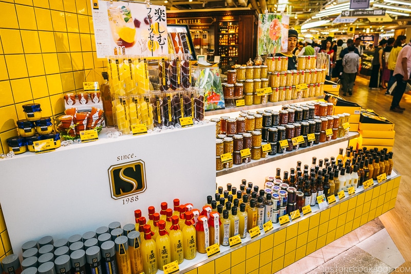 fruit juice vendor - Osaka Guide: Umeda | www.justonecookbook.com