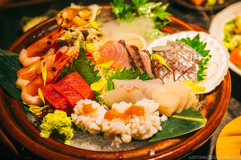"Cloudy" sashimi platter with dry ice at Mamesuke - Osaka Guide: Umeda | www.justonecookbook.com