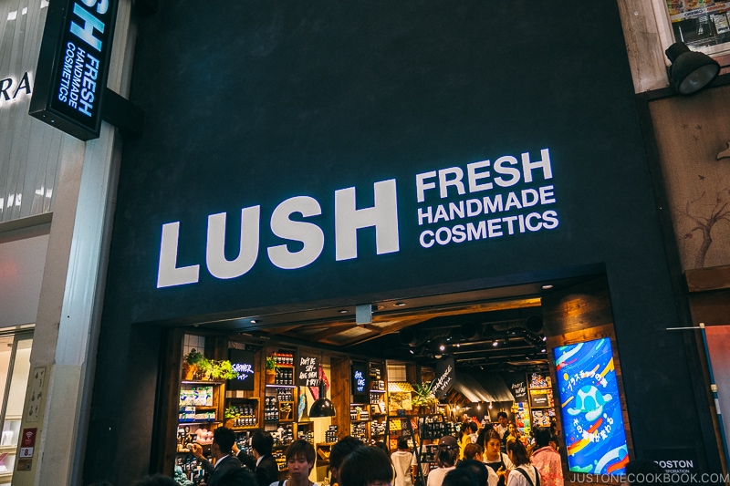 Lush cosmetics store - Osaka Guide: Amerikamura &amp; Shinsaibashi Shopping Street | www.justonecookbook.com