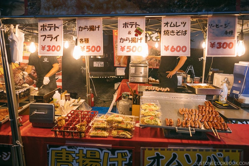 food vendor at Japan's fireworks festival - Japan's Fireworks Hanabi | www.justonecookbook.com