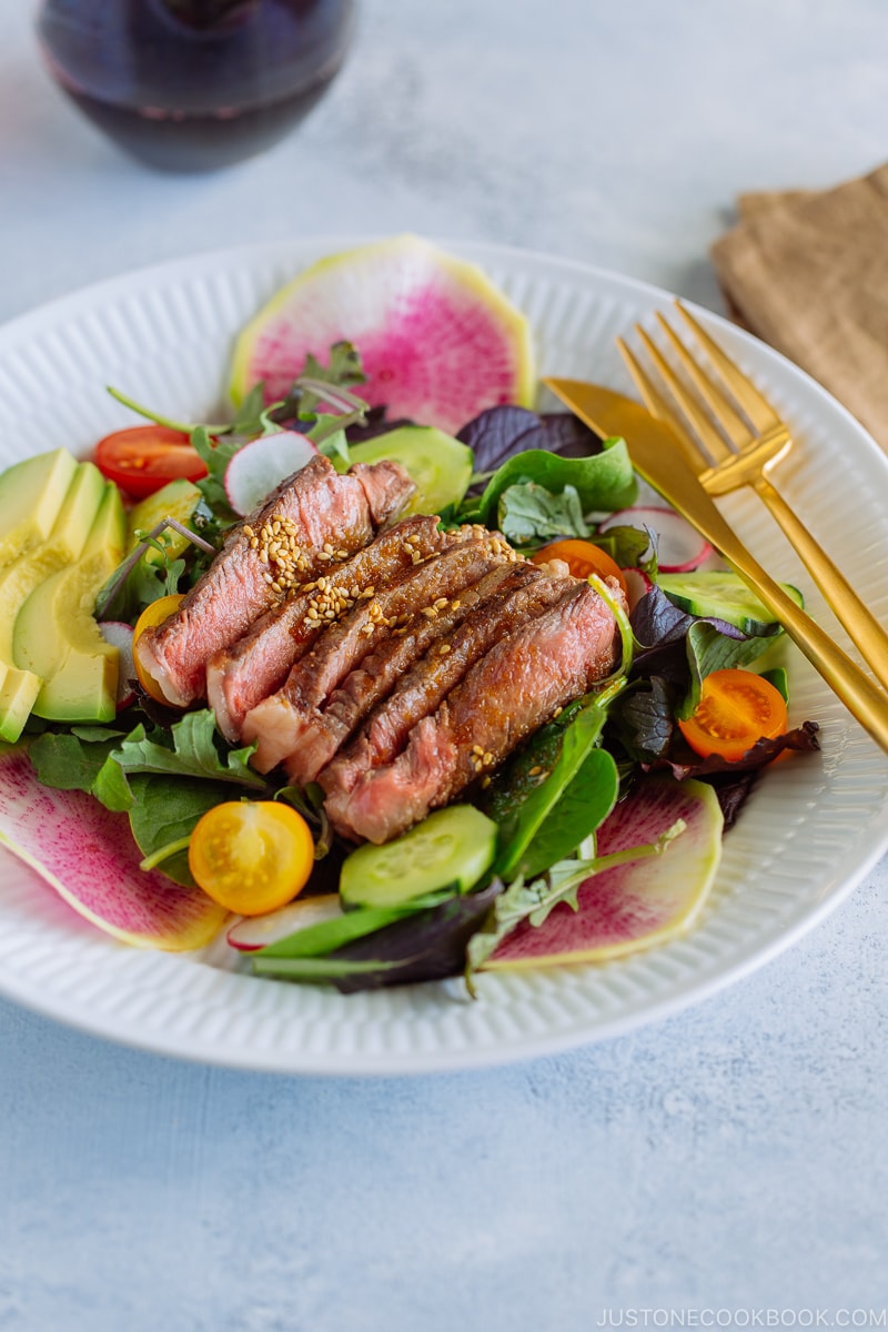 Steak Salad with Shoyu Dressing - 12 Summer BBQ & Potluck Recipes Your Guests Would Love | Easy Japanese Recipes at JustOneCookbook.com