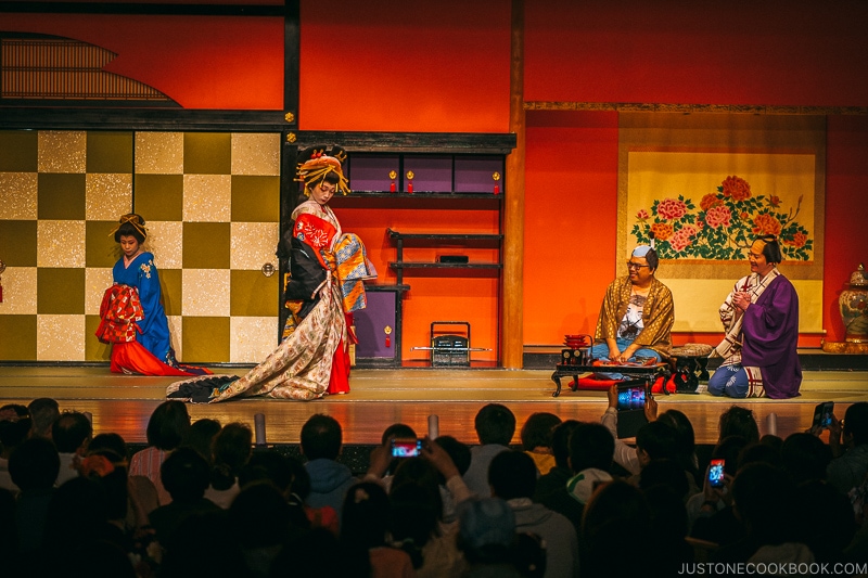 Oiran Courtesan Performance inside wakamatsu-ya - Nikko Travel Guide : Edo Wonderland Nikko Edomura | www.justonecookbook.com