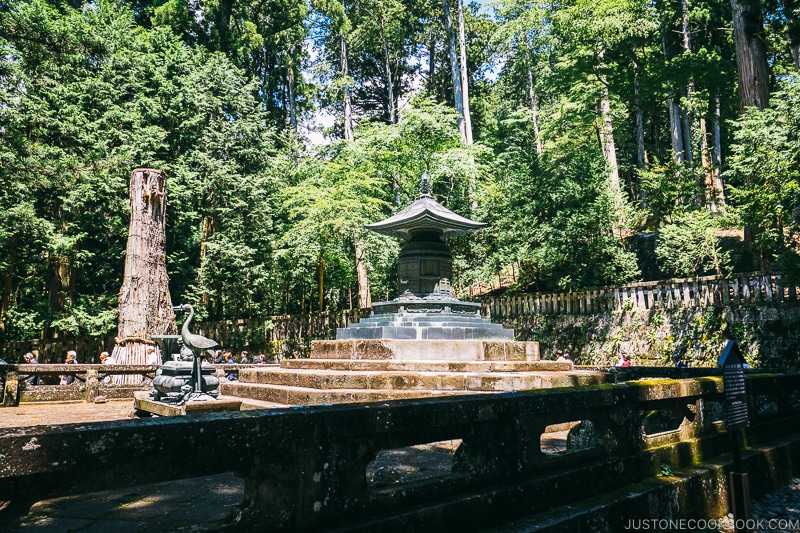 inner shrine pagoda grave of Tokugawa Ieyasu - Nikko Travel Guide : Nikko Toshogu Shrine | www.justonecookbook.com