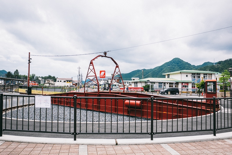 locomotive turntable at Kinugawa Onsen station - Nikko Travel Guide : Kinugawa Onsen | www.justonecookbook.com