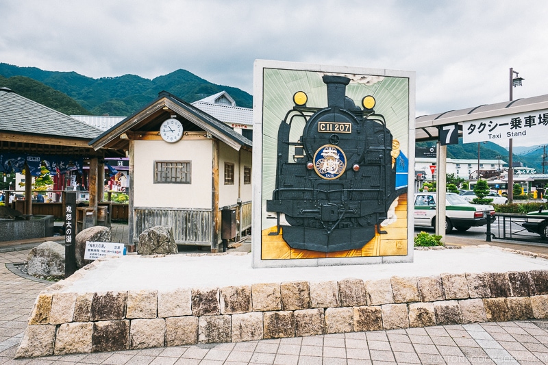 picture of steam locomotive Taiju at Kinugawa Onsen - Nikko Travel Guide : Kinugawa Onsen | www.justonecookbook.com